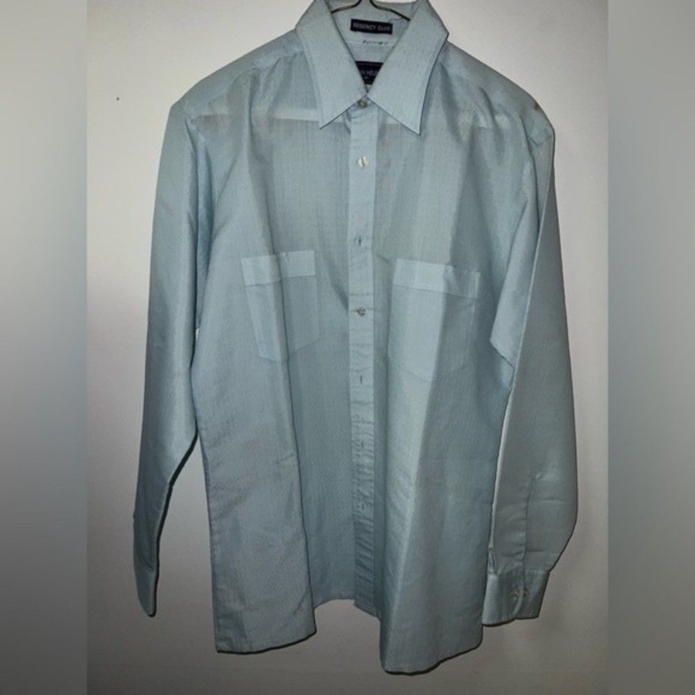 Mens Van Heusen Regency Club dress shirt size medium